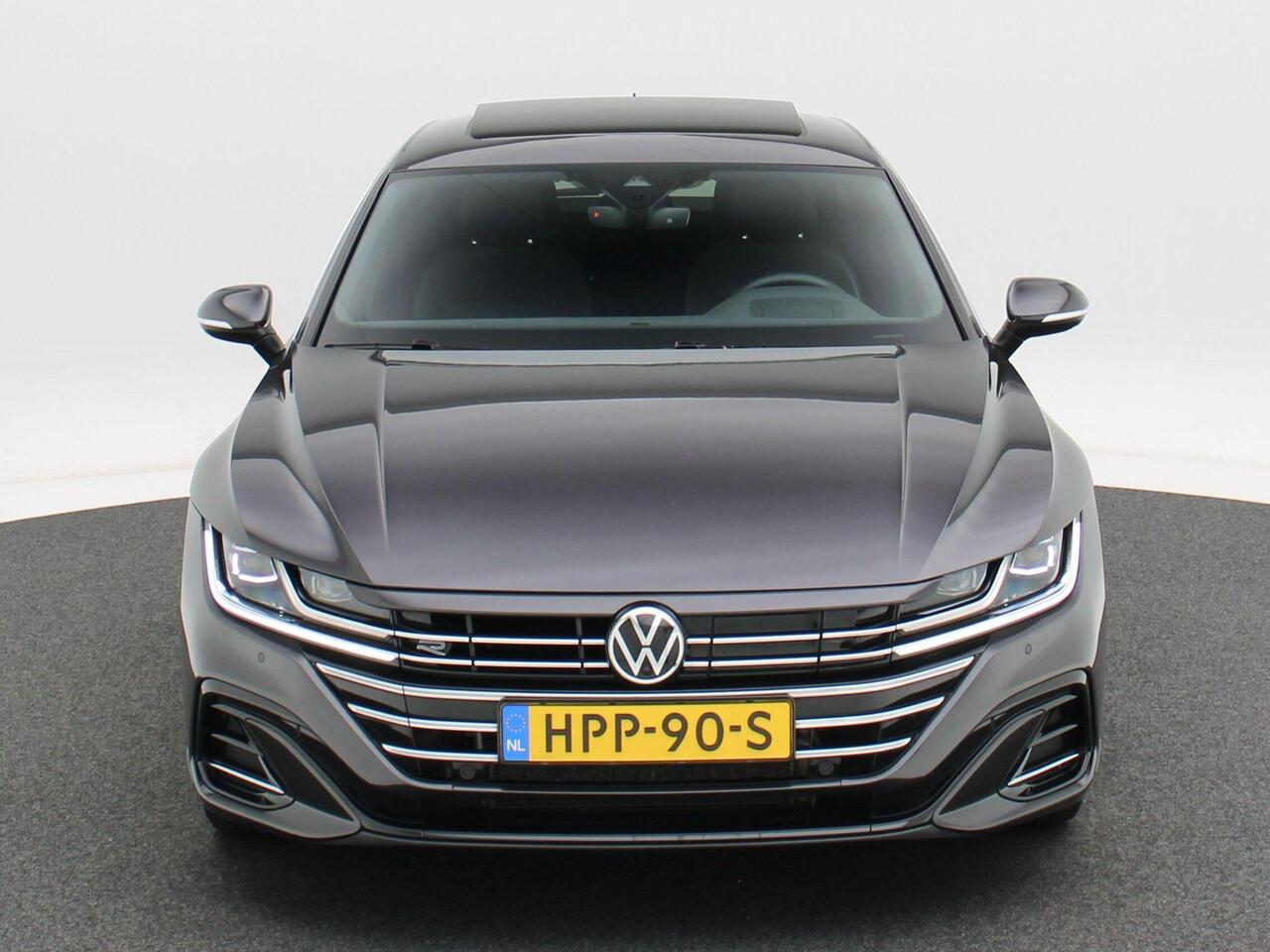 Volkswagen Arteon Shooting Brake 1.4 TSi 218 Pk Automaat eHybrid R-Line Business+ | Head-Up | Full LED | 360° Camera | Trekhaak | Panorama Dak | Stoel en Stuur Verwarming | Elektrische Achterklep | Carplay | Navigatiesysteem | Climate Control | 19 Inch | 69.579 Km!!