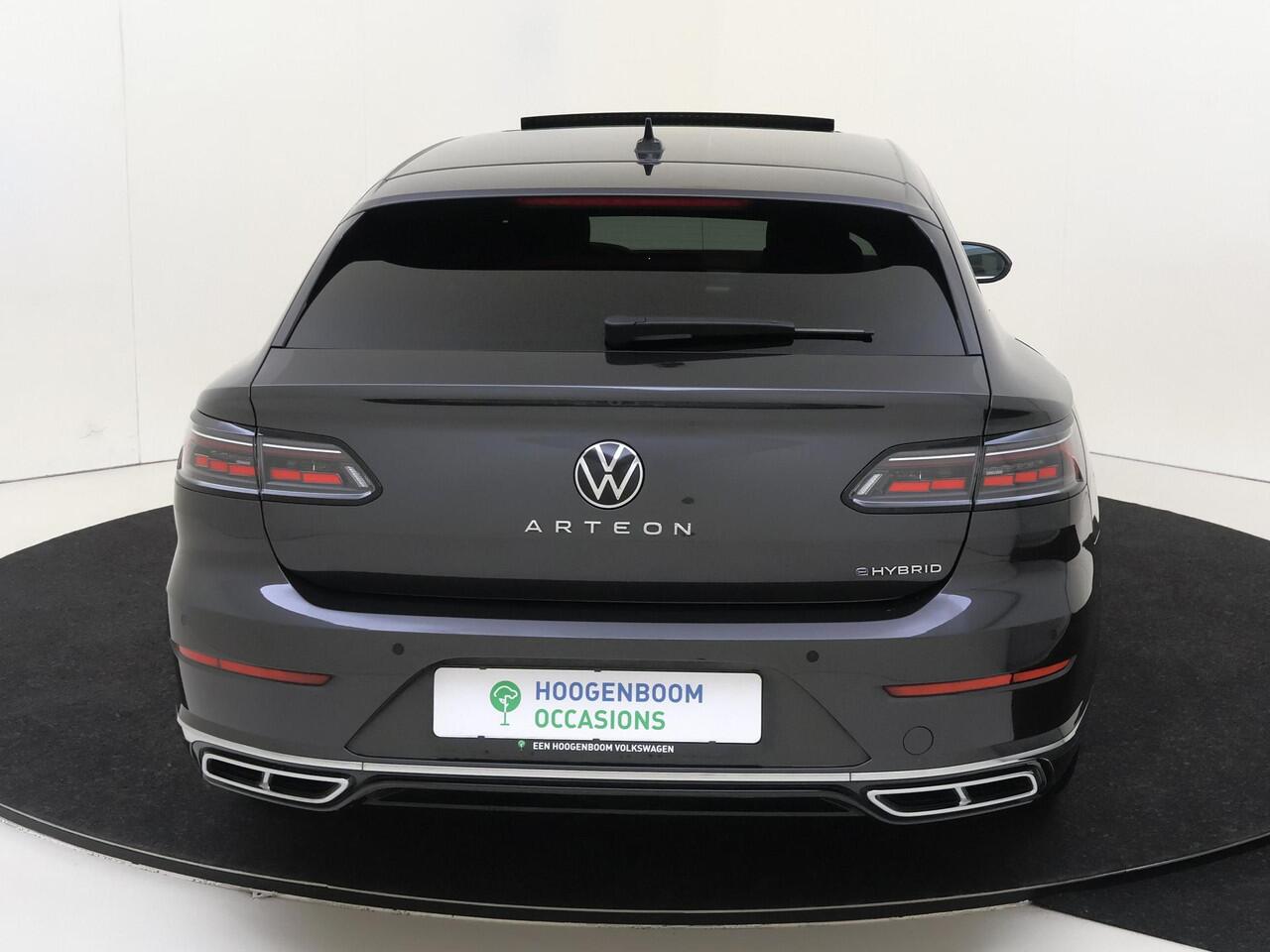 Volkswagen Arteon Shooting Brake 1.4 TSI eHybrid R-Line Business+ | Panoramadak | Parkeerassistent | Stoelverwarming voor en achter | Keyless | Adaptieve demping | Navigatie | Dodehoek detectie |