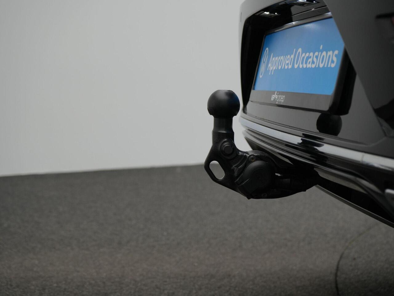 Volkswagen Arteon Shooting Brake 1.4 TSI eHybrid 218 pk DSG R-Line Business | Panoramadak | Trekhaak | Navigatie Discover Pro | Geheugenstoel | Adaptief onderstel | Head-up display | Rondomzicht camera