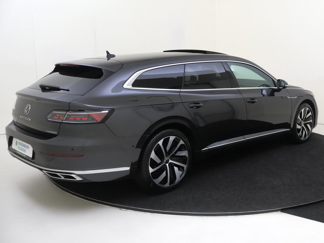 Volkswagen Arteon Shooting Brake 1.4 TSI eHybrid R-Line Business+ | Panoramadak | Parkeerassistent | Stoelverwarming voor en achter | Keyless | Adaptieve demping | Navigatie | Dodehoek detectie |