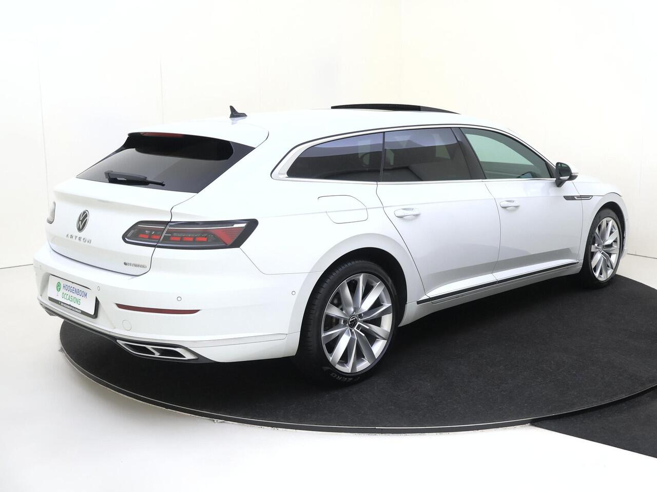 Volkswagen Arteon Shooting Brake 1.4 TSI eHybrid R-Line Business | Panoramadak | Adaptieve demping systeem | 3-zone airco | Parkeerassistent | Keyless | Dodehoek detectie | Stoel- en stuurwielverwarming |
