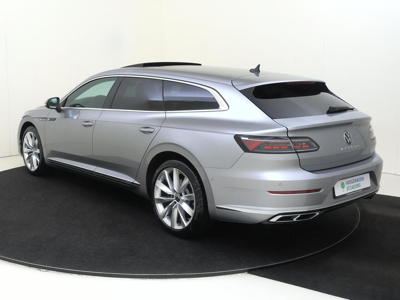 Volkswagen Arteon Shooting Brake 1.4 TSI eHybrid R-Line Business | SoH 95% | Panoramadak | Trekhaak | Adaptieve demping systeem | Head-up display | 3-zone airco | Dodehoek detectie | Keyless | Adaptieve cruise control |