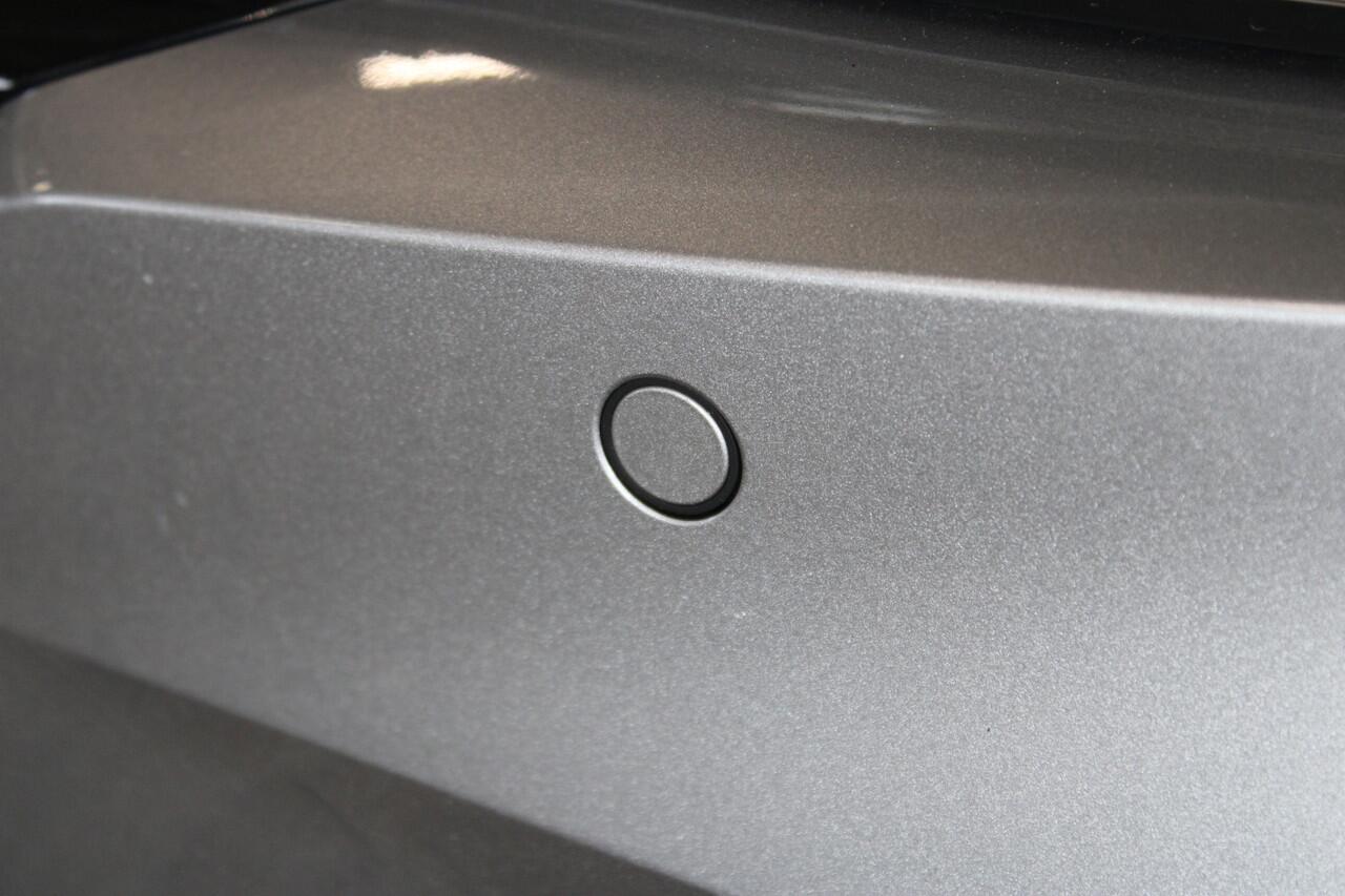 Volkswagen Arteon Shooting Brake 1.4 TSI eHybrid Elegance Business+ | Incl. 12 maanden garantie | 100% dealer onderhouden | Adaptieve cruise control | Climate control | Schuif/kantel dak | Trekhaak | Stoelverwarming voor/achter | Apple carplay/Android auto |