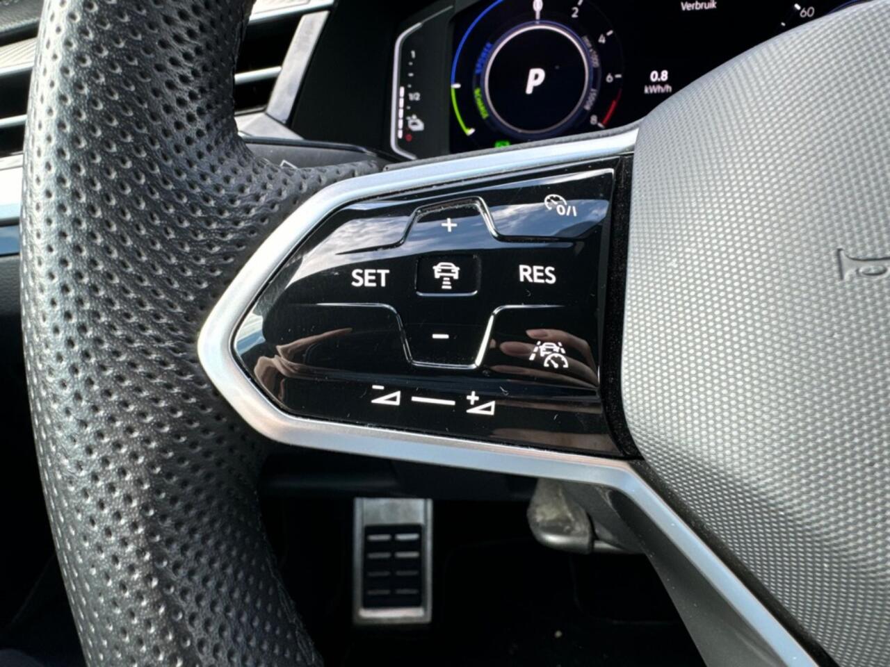 Volkswagen Arteon Shooting Brake 1.4 TSI eHybrid 218pk R-Line | Camera | DCC | ACC