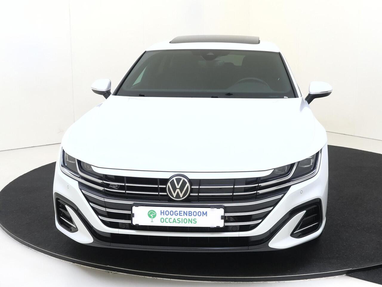 Volkswagen Arteon Shooting Brake 1.4 TSI eHybrid R-Line Business | Panoramadak | Adaptieve demping systeem | 3-zone airco | Parkeerassistent | Keyless | Dodehoek detectie | Stoel- en stuurwielverwarming |