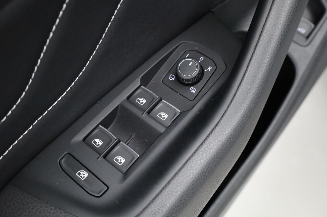 Volkswagen Arteon Shooting Brake 1.4 TSI eHybrid R-Line Business+ | Pano | HUD | 360cam | Massage | Elek. Trekhaak | Stoel- Stuurverw. | Adapt. Cruise