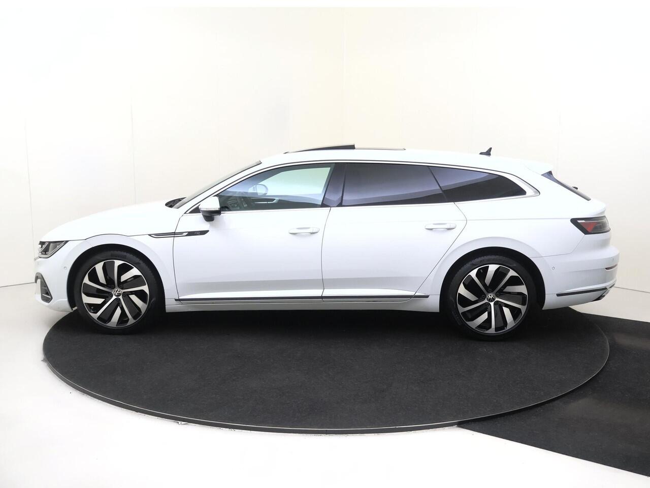 Volkswagen Arteon Shooting Brake 1.4 TSI eHybrid R-Line Business+ | SoH 98% | Panoramadak | 360 camera | Head-up display | Keyless | Adaptieve demping | Dodehoek detectie | Parkeerassistent | Stoelverwarming voor en achter |
