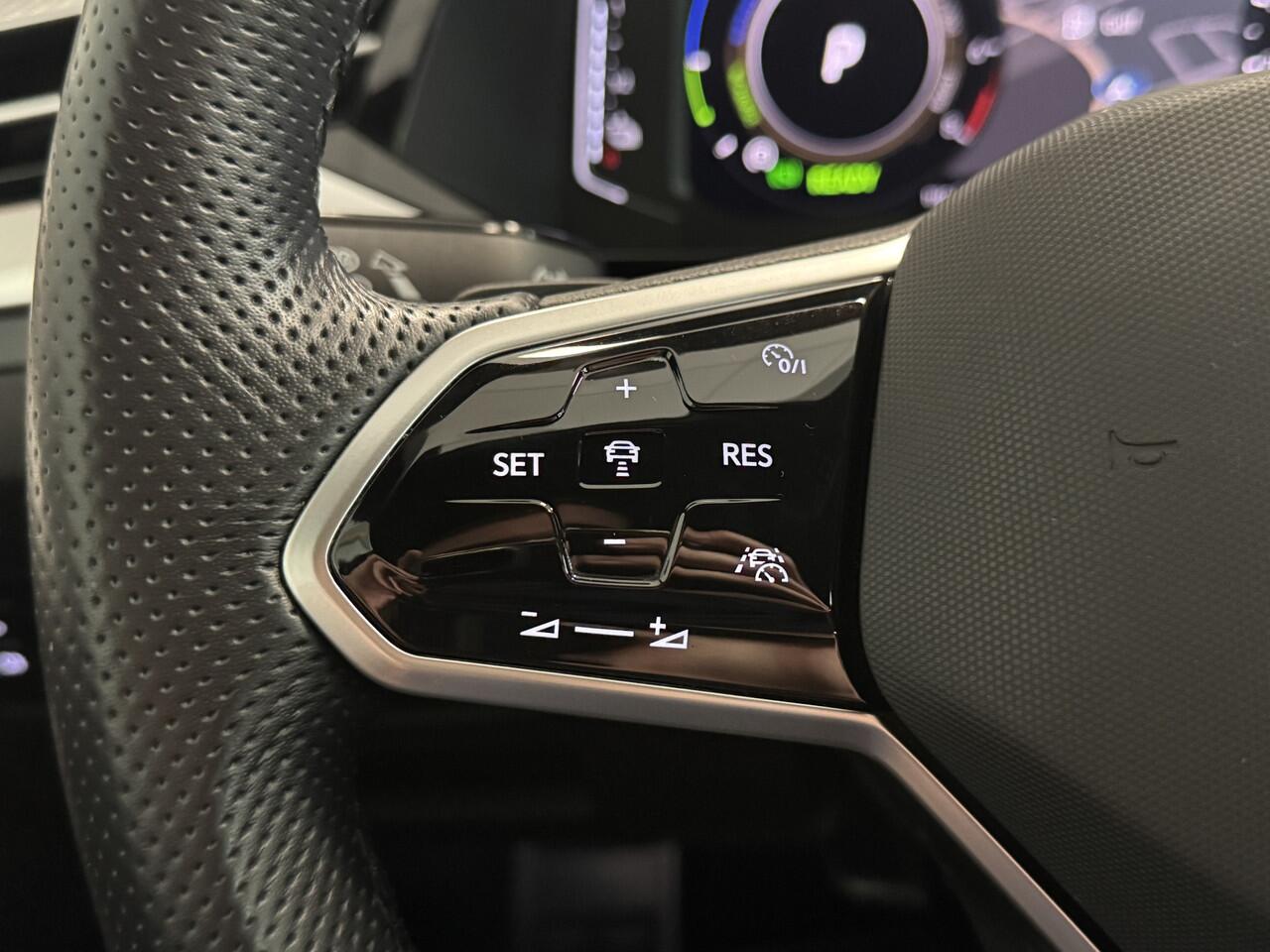 Volkswagen Arteon Shooting Brake 1.4 R-Line R-Line/Leder/Panoramadak/Trekhaak