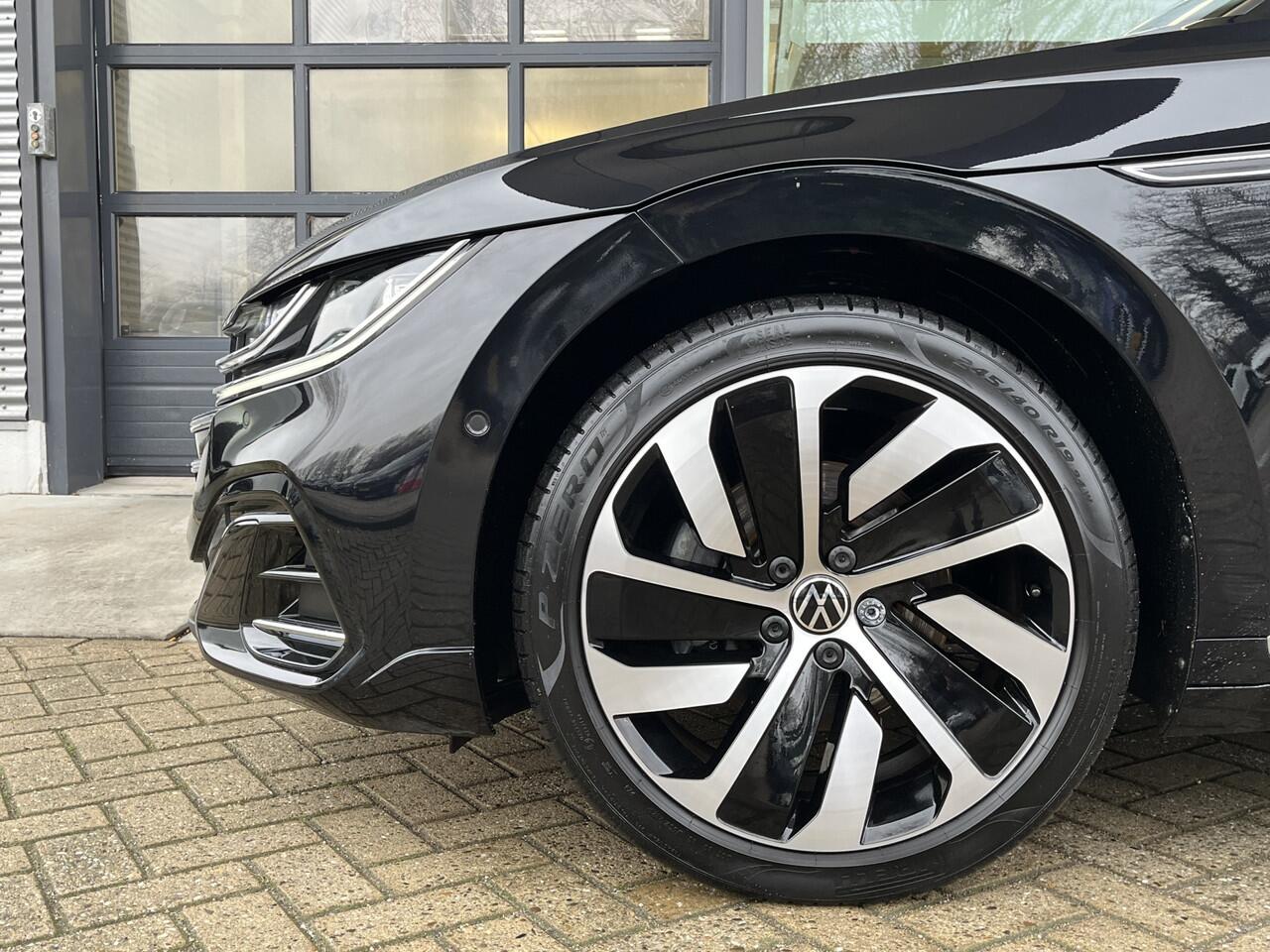 Volkswagen Arteon 1.4 TSI 218pk DSG eHybrid R-Line Business+ / Panorma dak / Carbon Leer / Zwenkbare trekhaak / Elek Achterklep / Head-Up Display / 360 Camera / Standkachel / 19'' LMV