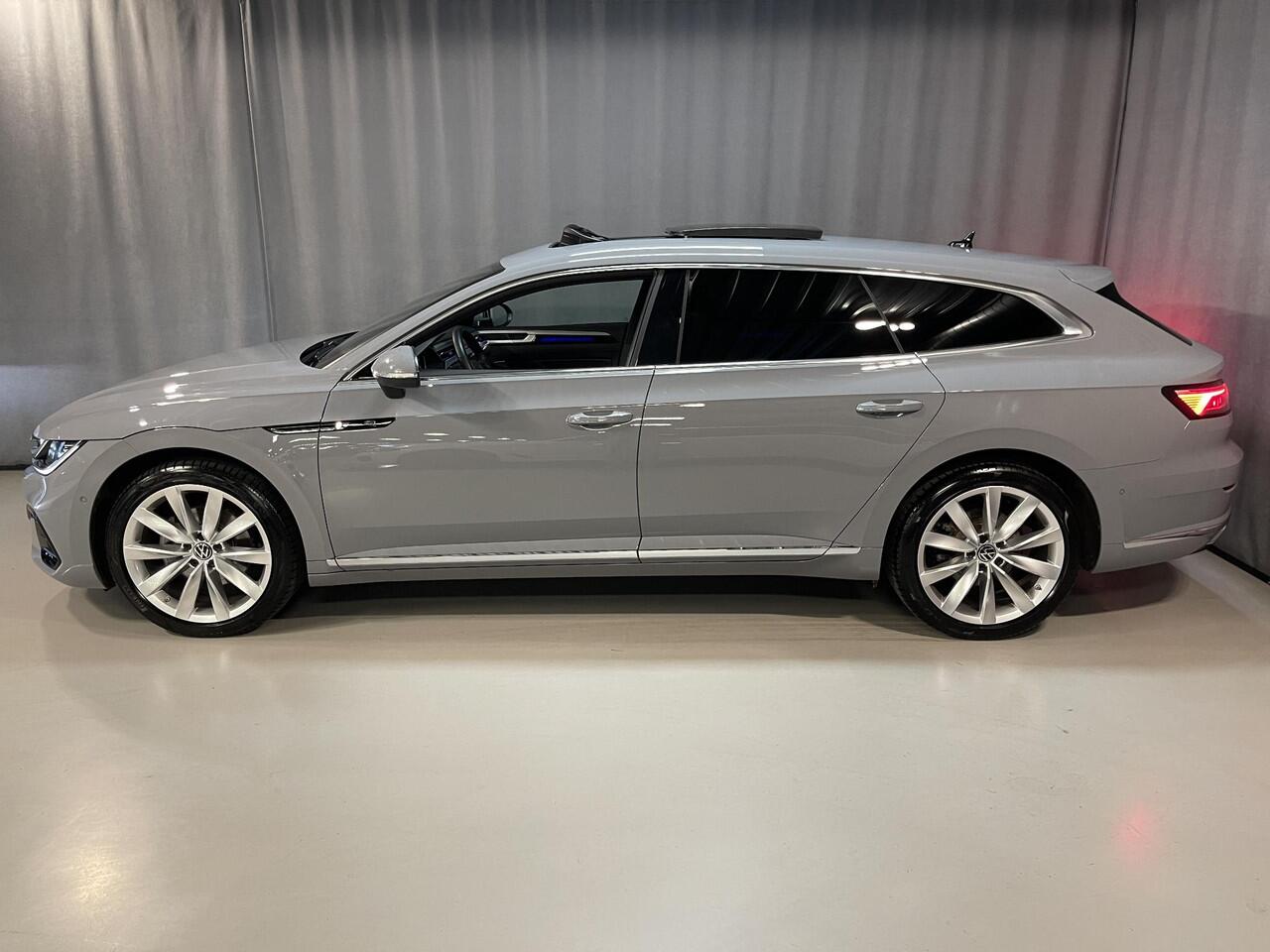 Volkswagen Arteon Shooting Brake 1.4 TSI eHybrid R-Line Business 19"/Panoramadak/Sportstoelen + leder + memory/Standkachel/Stoelverwarming/Elektrische klep/Dodehoek
