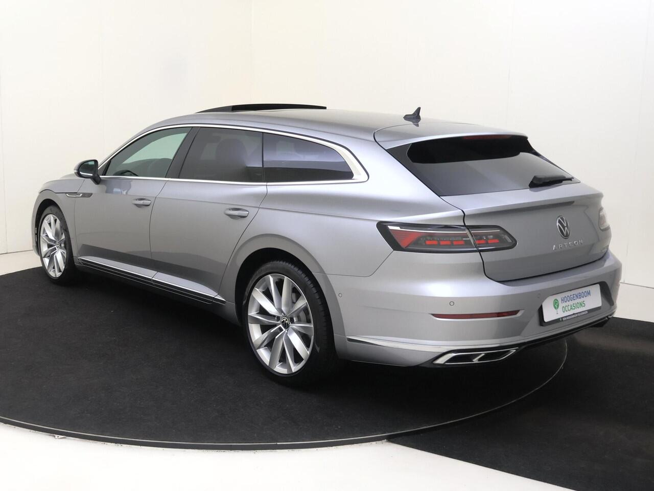 Volkswagen Arteon Shooting Brake 1.4 TSI eHybrid R-Line Business+ | Panoramadak | Trekhaak | Adaptieve demping | Dodehoek detectie | Parkeerassistent | Keyless | Stoelverwarming voor en achter |