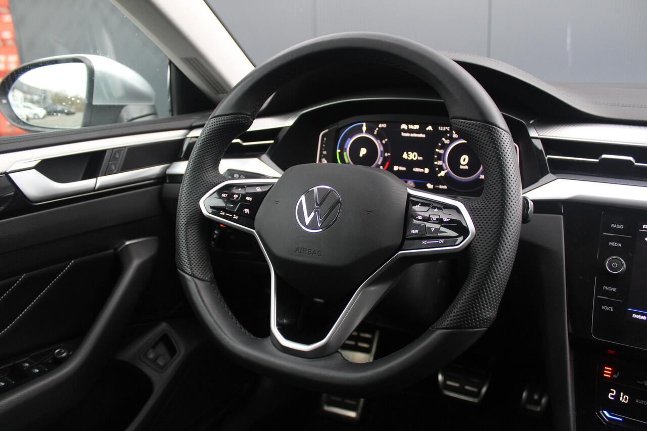 Volkswagen Arteon Shooting Brake 1.4 TSI 218PK eHybrid Elegance Business+ | Incl. 12 maanden garantie | Panoramadak | Adaptive cruise | Clima | Trekhaak wegklapbaar | LED | Stoelverwarming V+A | Camera | Elektr. kofferklep | Alcantara/leer stoelen | Keyless entry | Dealer 