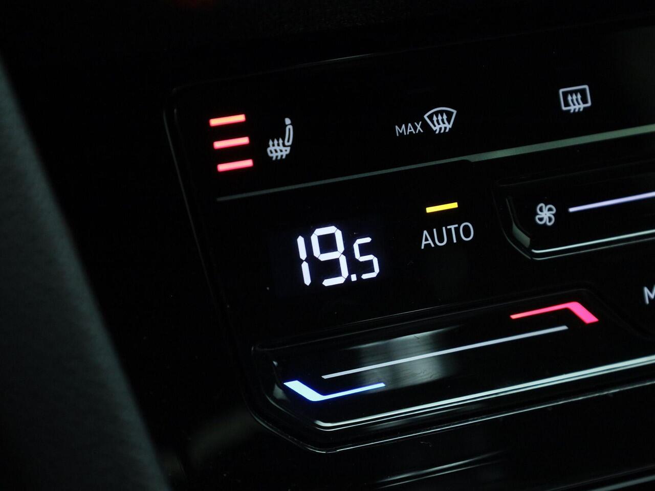 Volkswagen Arteon Shooting Brake 1.4 TSIeHybrid 160kW/218PK R-Line DSG · Panoramadak · Trekhaak · Camera · Apple/Android · Massagefunctie