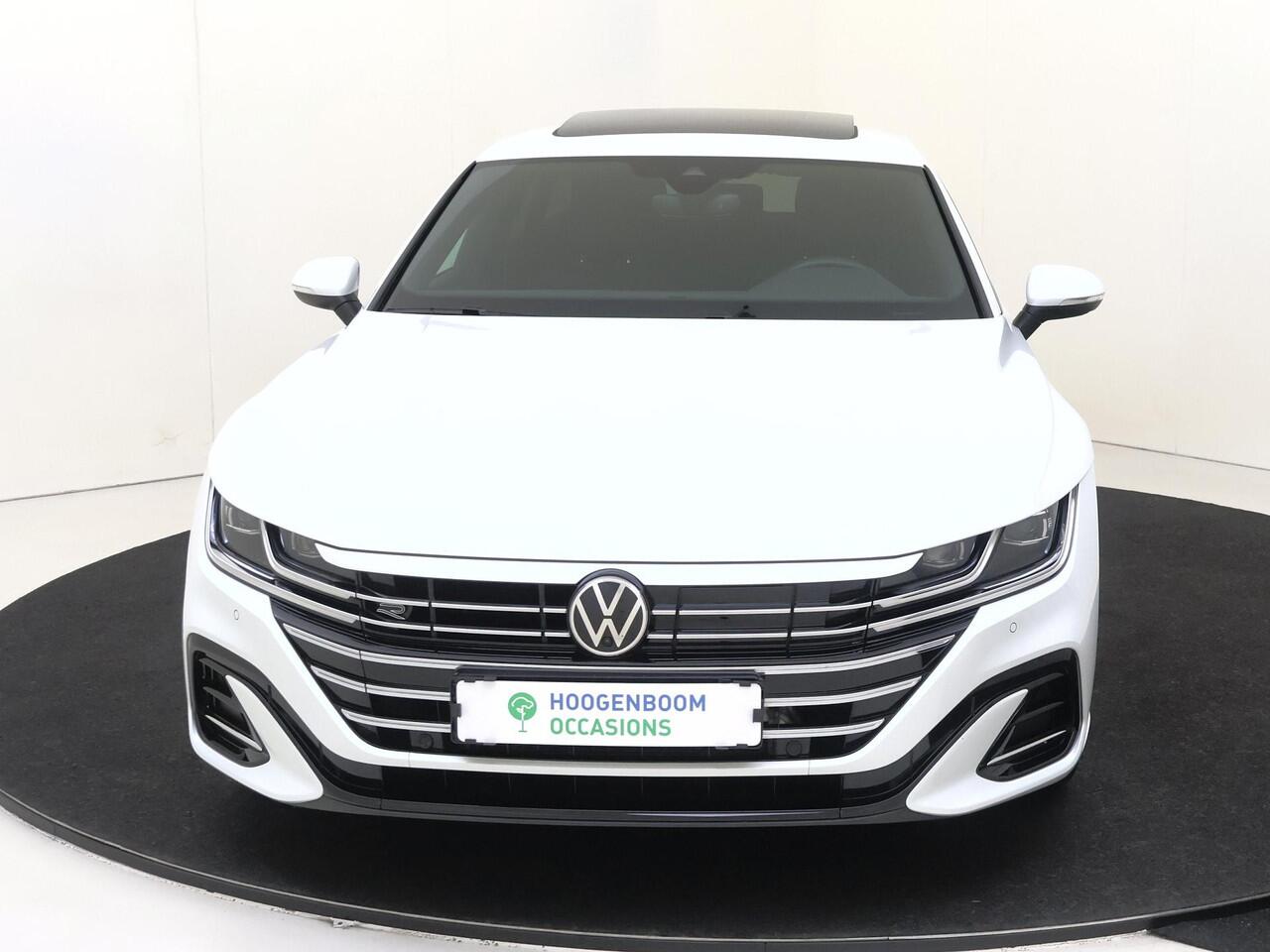 Volkswagen Arteon Shooting Brake 1.4 TSI eHybrid R-Line Business | SoH 98% | Panoramadak | 360 camera | Adaptieve demping systeem | 3-zone airco | Dodehoek detectie | Keyless | Stoel- en stuurwielverwarming | CarPlay |