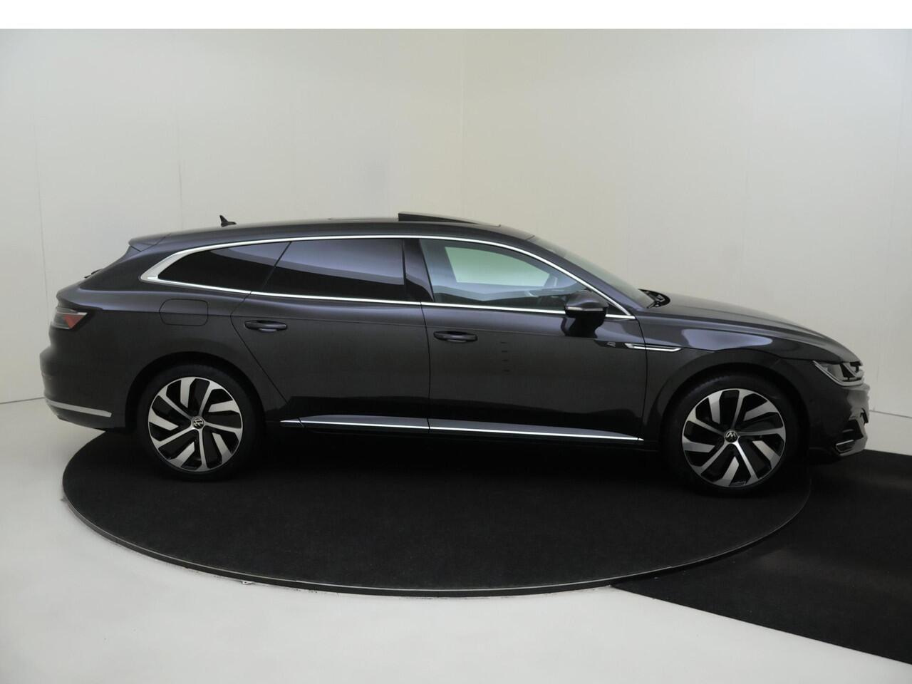 Volkswagen Arteon Shooting Brake 1.4 TSI eHybrid R-Line Business+ | Panoramadak | Trekhaak | Head-up display | 360 camera | Parkeerassistent | Stoelverwarming voor en achter | Dodehoek detectie | Standkachel |