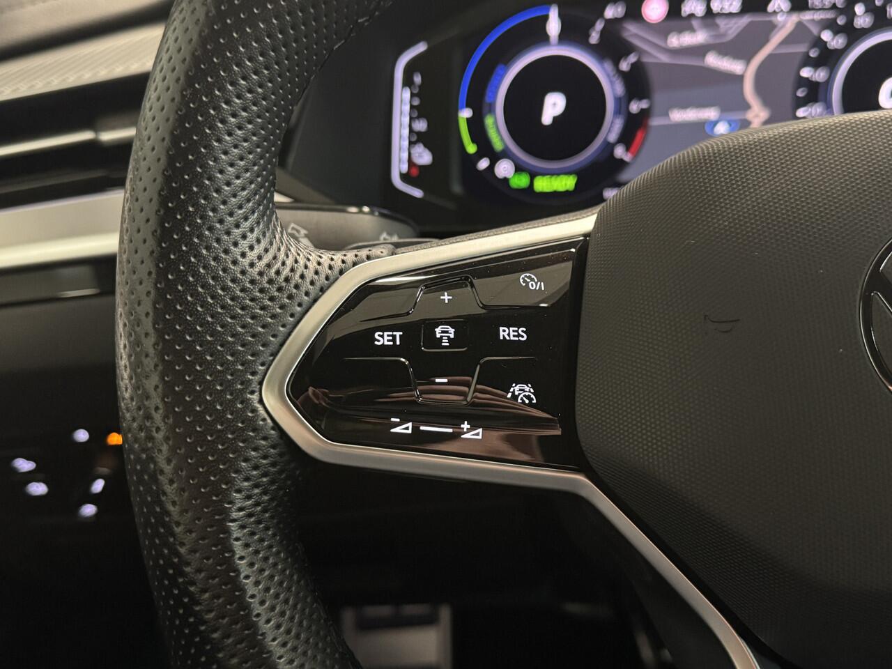 Volkswagen Arteon Shooting Brake 1.4 R-Line R-Line/Panoramadak/Trekhaak/360 Camera