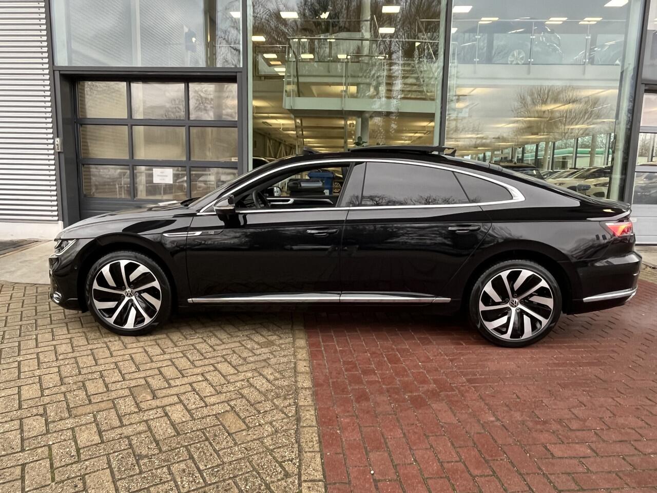 Volkswagen Arteon 1.4 TSI 218pk DSG eHybrid R-Line Business+ / Panorma dak / Carbon Leer / Zwenkbare trekhaak / Elek Achterklep / Head-Up Display / 360 Camera / Standkachel / 19'' LMV