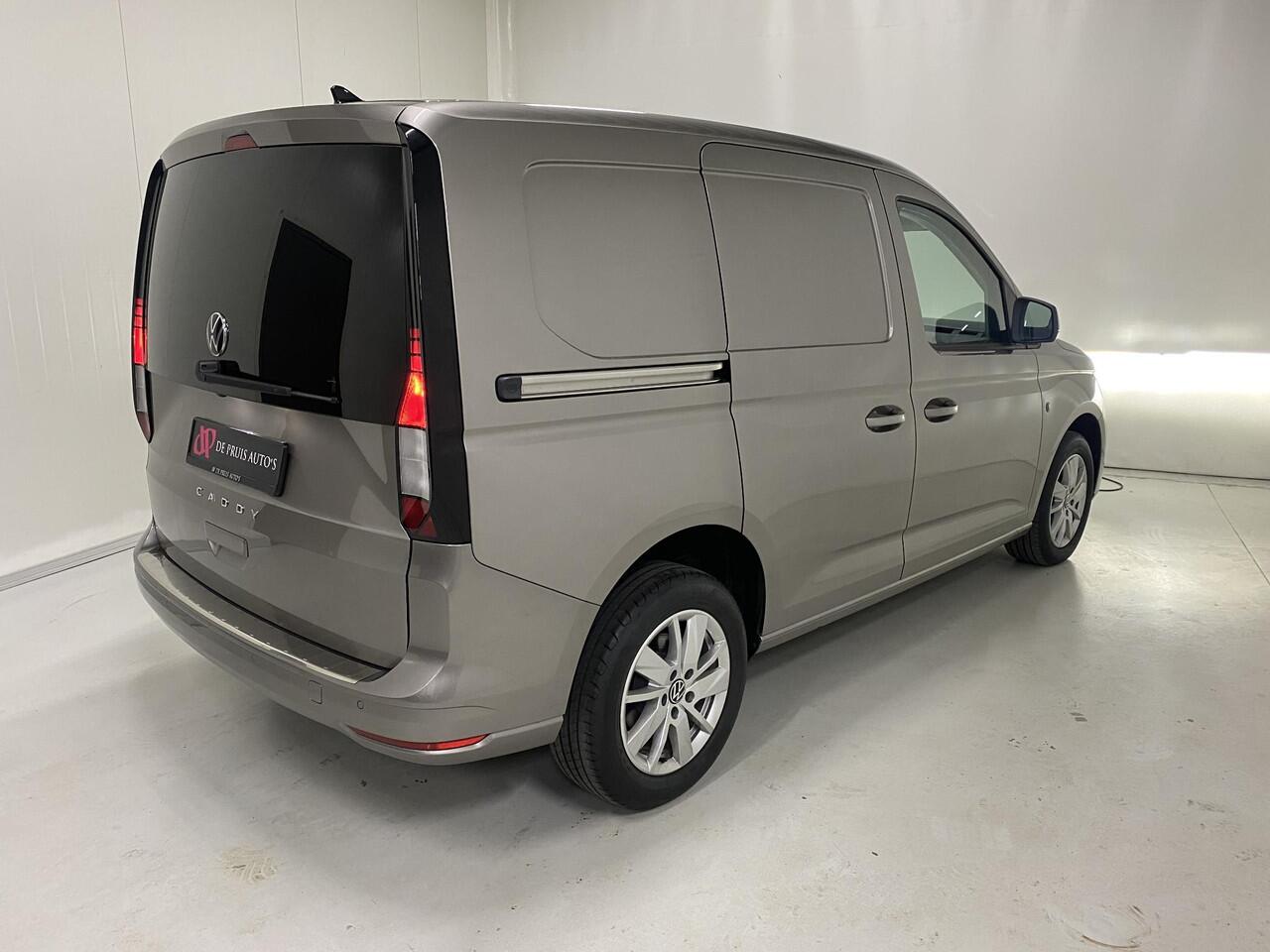 Volkswagen CADDY Cargo 122PK DSG Led Koplampen Achteruitrijcamera Trekhaak afneembaar Standkachel Stoelverwarming