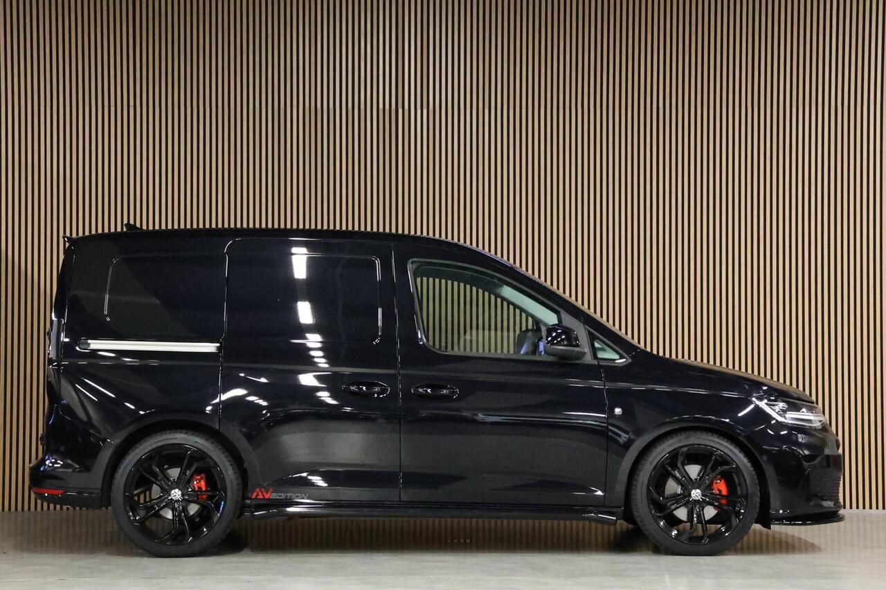 Volkswagen CADDY Cargo 2.0 TDI DSG | ACC | Side Assist | Lane Assist | Virtual Cockpit | Camera | CarPlay | Stoelverwarming | LED Koplampen | Sidebars | DAB | Fabrieksgarantie | Facelift model | BPM Vrij