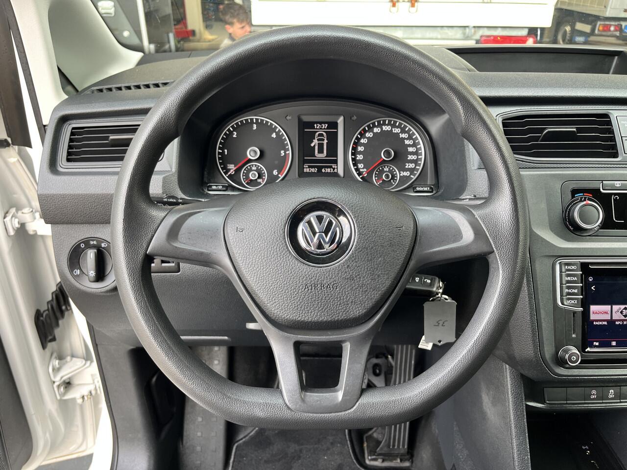 Volkswagen CADDY 2.0 TDI L1H1 Airco Cruise controle Trekhaak 1400kg trekgewicht Schuifdeur Telefoon verbinding Apple carplay kastinrichting Laderkasten 1e eigenaar 2-Persoons Euro 6
