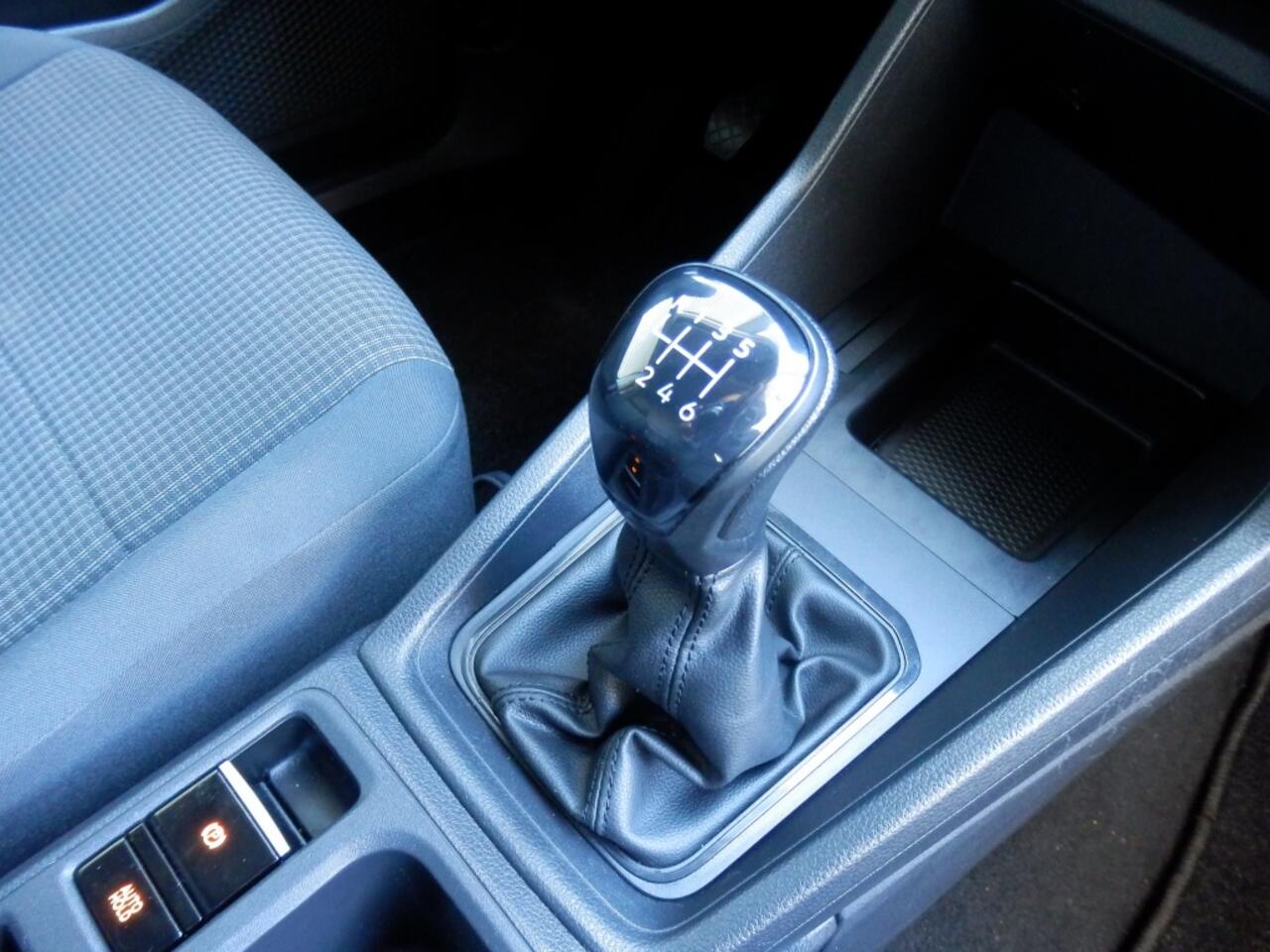 Volkswagen CADDY 2.0 TDI Comfort | Trekhaak | Laadruimte afwerking | Clima |