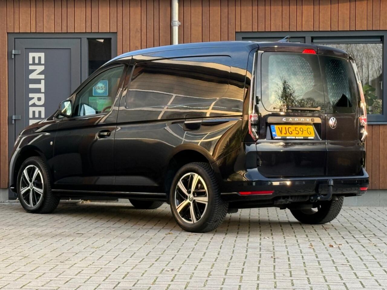 Volkswagen CADDY 2.0 TDI DSG 1ST EDITION zwart camera acc