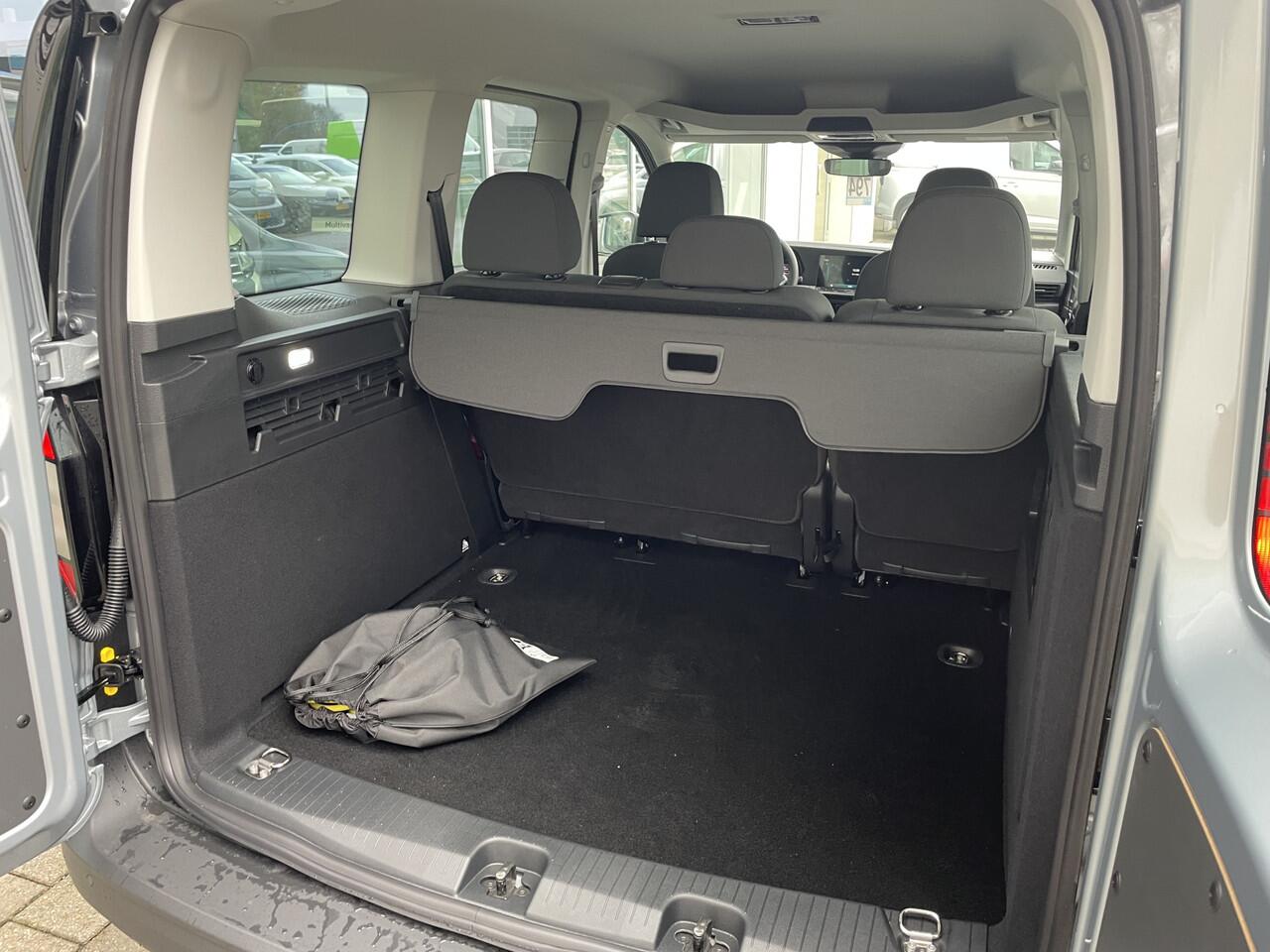 Volkswagen CADDY Kombi 1.5 TSI 150PK DSG Hybride | app connect | trekhaak | 5 zitplaatsen | Trekhaak | App connect