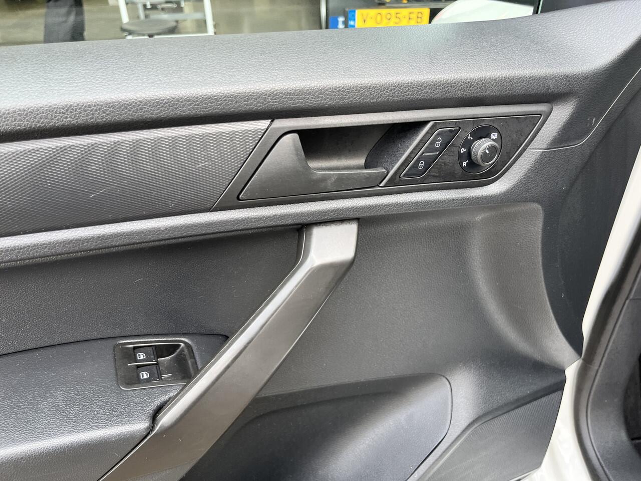 Volkswagen CADDY 2.0 TDI L1H1 Airco Cruise controle Trekhaak 1400kg trekgewicht Schuifdeur Telefoon verbinding Apple carplay kastinrichting Laderkasten 1e eigenaar 2-Persoons Euro 6