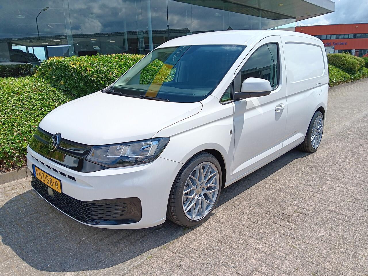 Volkswagen CADDY Cargo 2.0 TDI 102PK Comfort, SPORTSTOELEN, AIRCO, NAVIGATIE, 18" LMV, incl. 12 MND BOVAGGARANTIE Uniek!