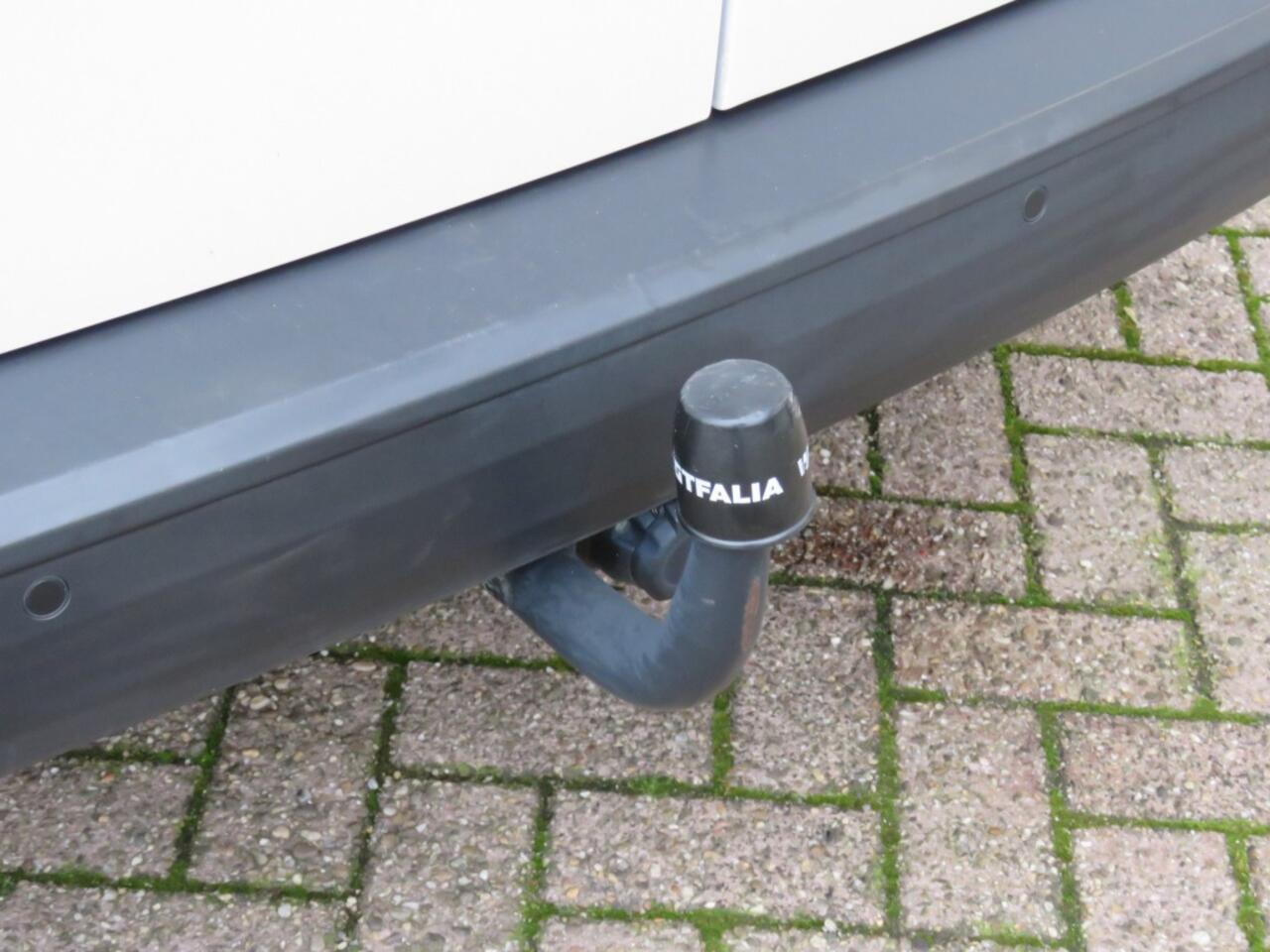 Volkswagen CADDY 2.0 TDI Comfort / Cruise / Carplay / Trekhaak / Betonplex