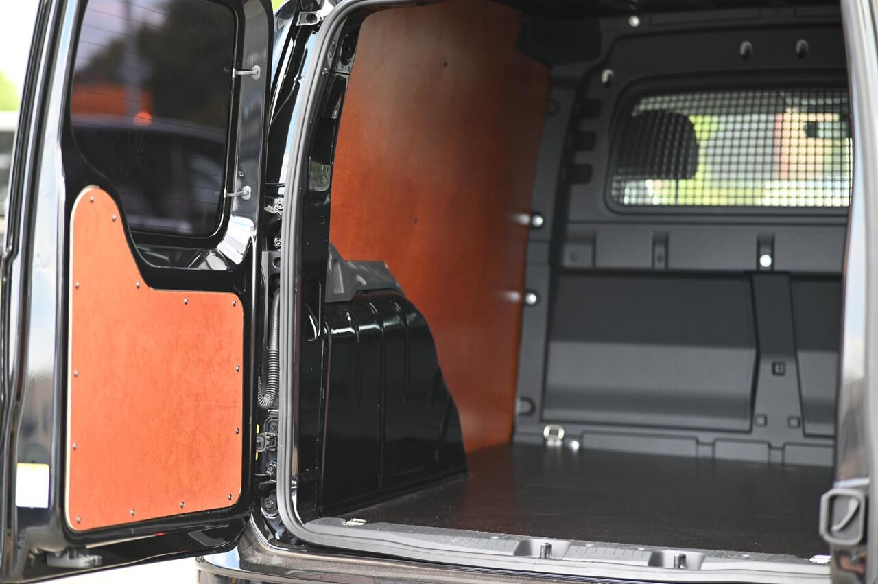 Volkswagen CADDY Cargo 2.0 TDI Black Edition Cruise | CarPlay | 17"LMV ¤ 335 P.M.