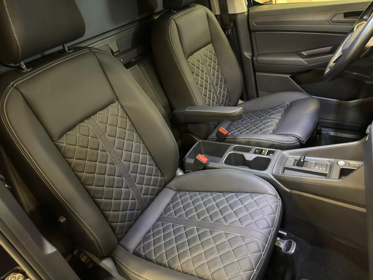 Volkswagen CADDY Cargo 2.0 TDI DSG R-Line | LED | Camera | CarPlay | Lane Assist | Virtual Cockpit | Cruise control | DAB | Trekhaak | Keyless Go | Fabrieksgarantie