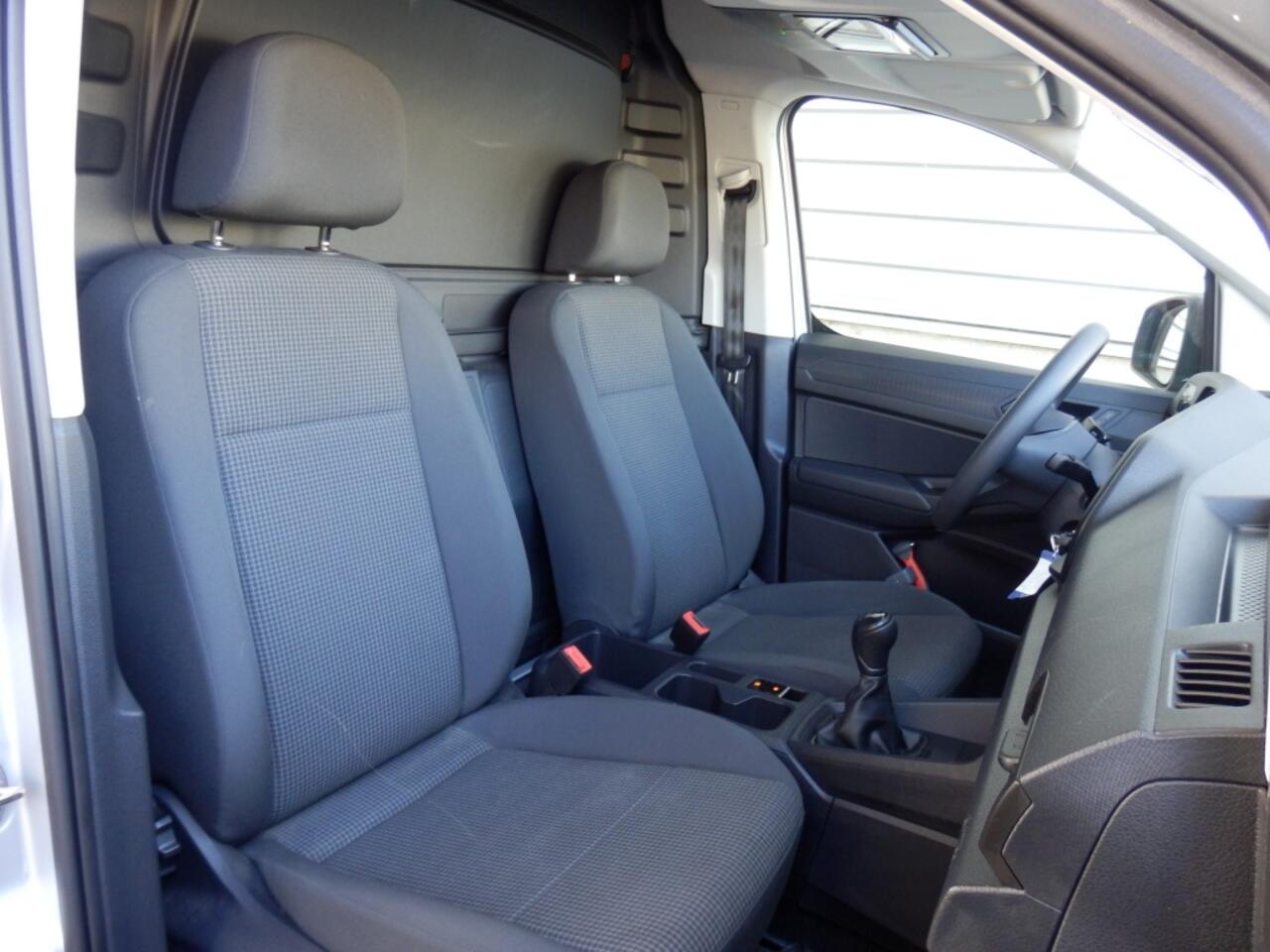 Volkswagen CADDY 2.0 TDI Comfort | Trekhaak | Laadruimte afwerking | Clima |