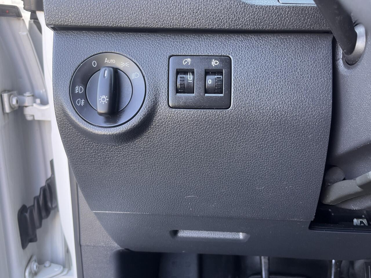 Volkswagen CADDY 2.0 TDI L1H1 BMT Bpm vrij Ladekast Airco Cruise controle Kastinrichting Trekhaak 1400kg trekgewicht Schuifdeur Telefoon verbinding 1e eigenaar Euro 6 Dubbele bodem met Lades