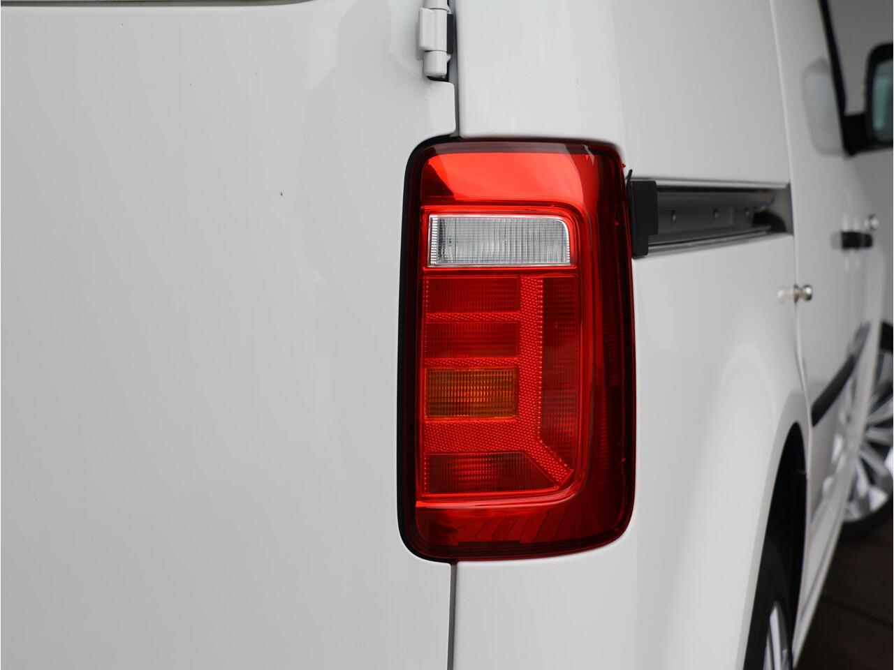 Volkswagen CADDY 2.0 TDI L1H1 BMT Comfortline | S-line stoelen | Camera | Cruise control |