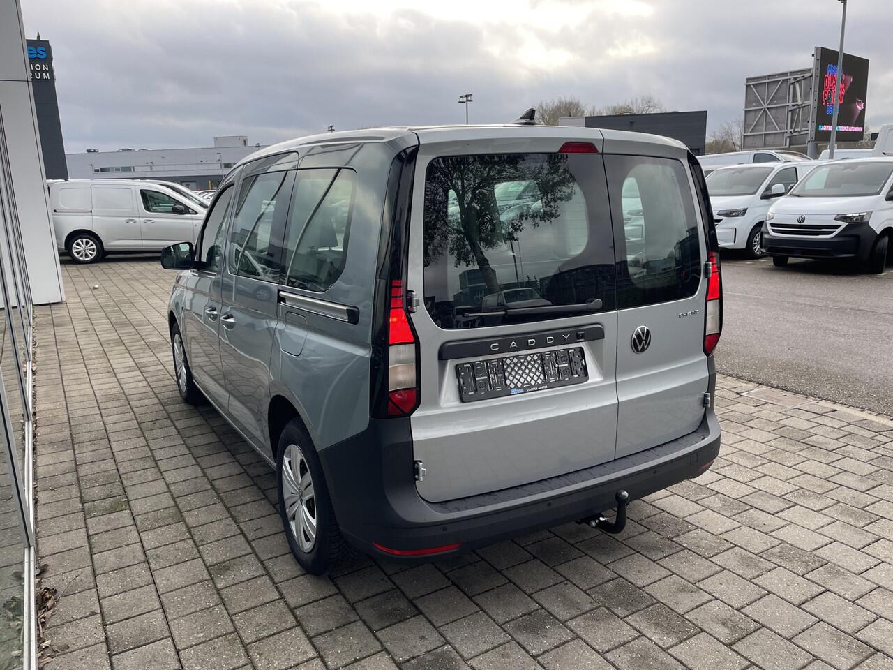 Volkswagen CADDY KOMBI Kombi 1.5 eHybrid EU6 85 kW (115 pk) 2755 mm 6 versnellingen DSG Financieren vanaf 489.- EU per maand* | 5 zitplaatsen | Trekhaak | App connect