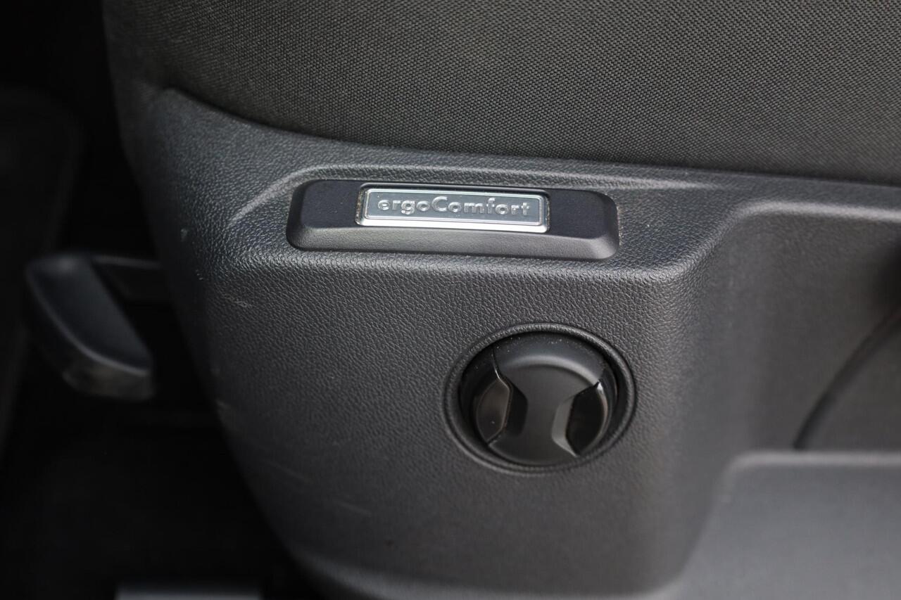 Volkswagen CADDY Cargo 2.0 TDI Comfort 123PK / 90kW, 16" LMV, achteruitrijcamera (rear view), ErgoComfort stoel bestuurderskant, lat om lat laadruimte, laadvloer, navigatie, Apple Carplay / Android Auto, multifunctioneel stuurwiel, cruise control, dichte achterdeuren, tre