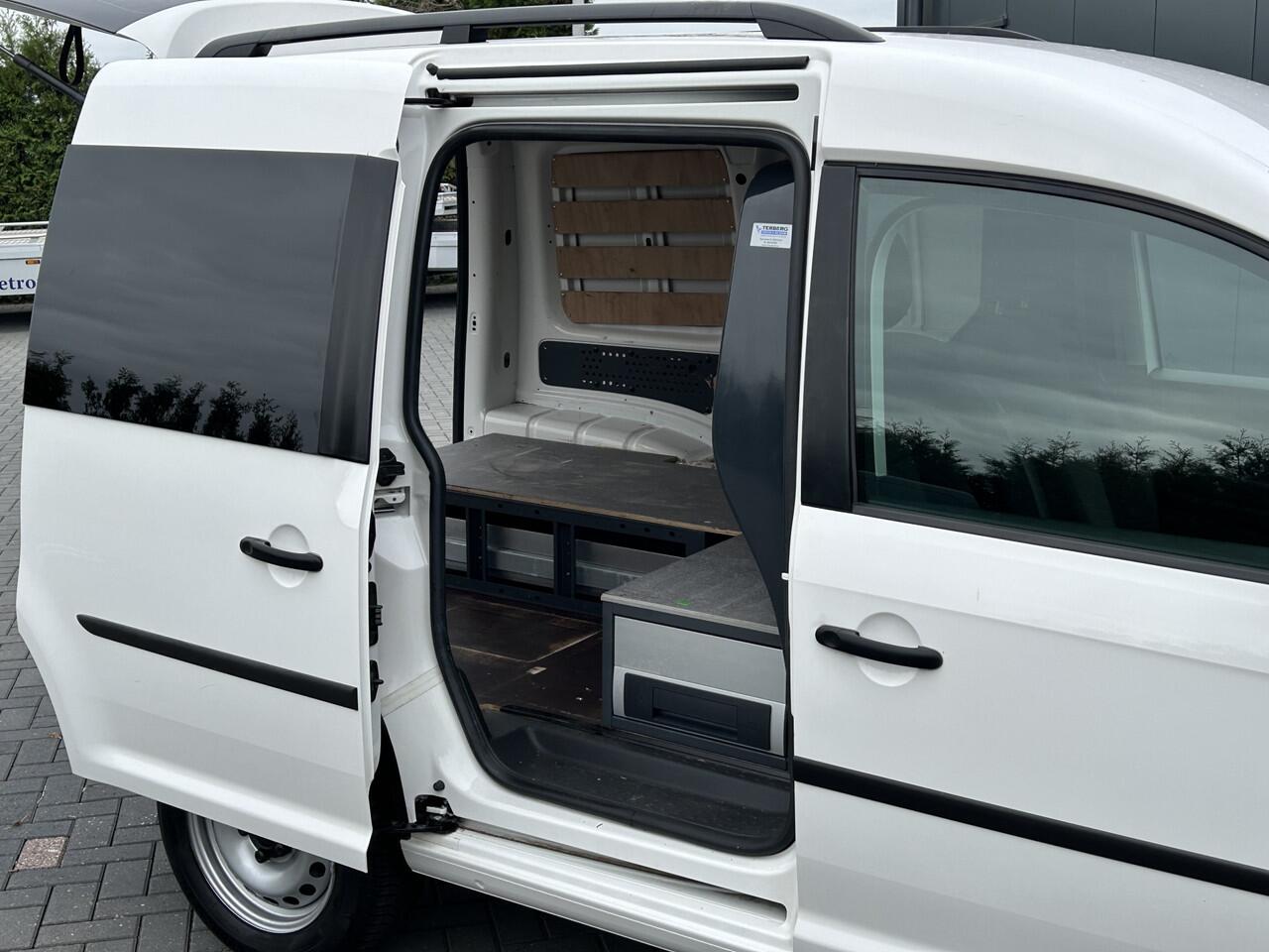 Volkswagen CADDY 2.0 TDI 123 PK 4x4 / 4-Motion / 6-BAK / 1e EIGENAAR / ACHTERKLEP / BOTT INRICHTING / TREKHAAK / AIRCO / CRUISE / NAVI / APPELE CARPLAY