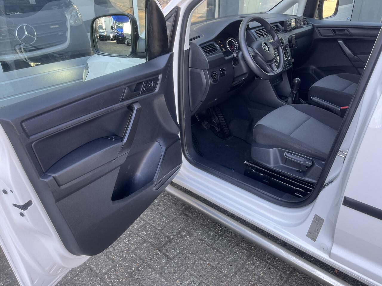 Volkswagen CADDY 2.0 TDI L1H1 BMT Bpm vrij Ladekast Airco Cruise controle Kastinrichting Trekhaak 1400kg trekgewicht Schuifdeur Telefoon verbinding 1e eigenaar Euro 6 Dubbele bodem met Lades