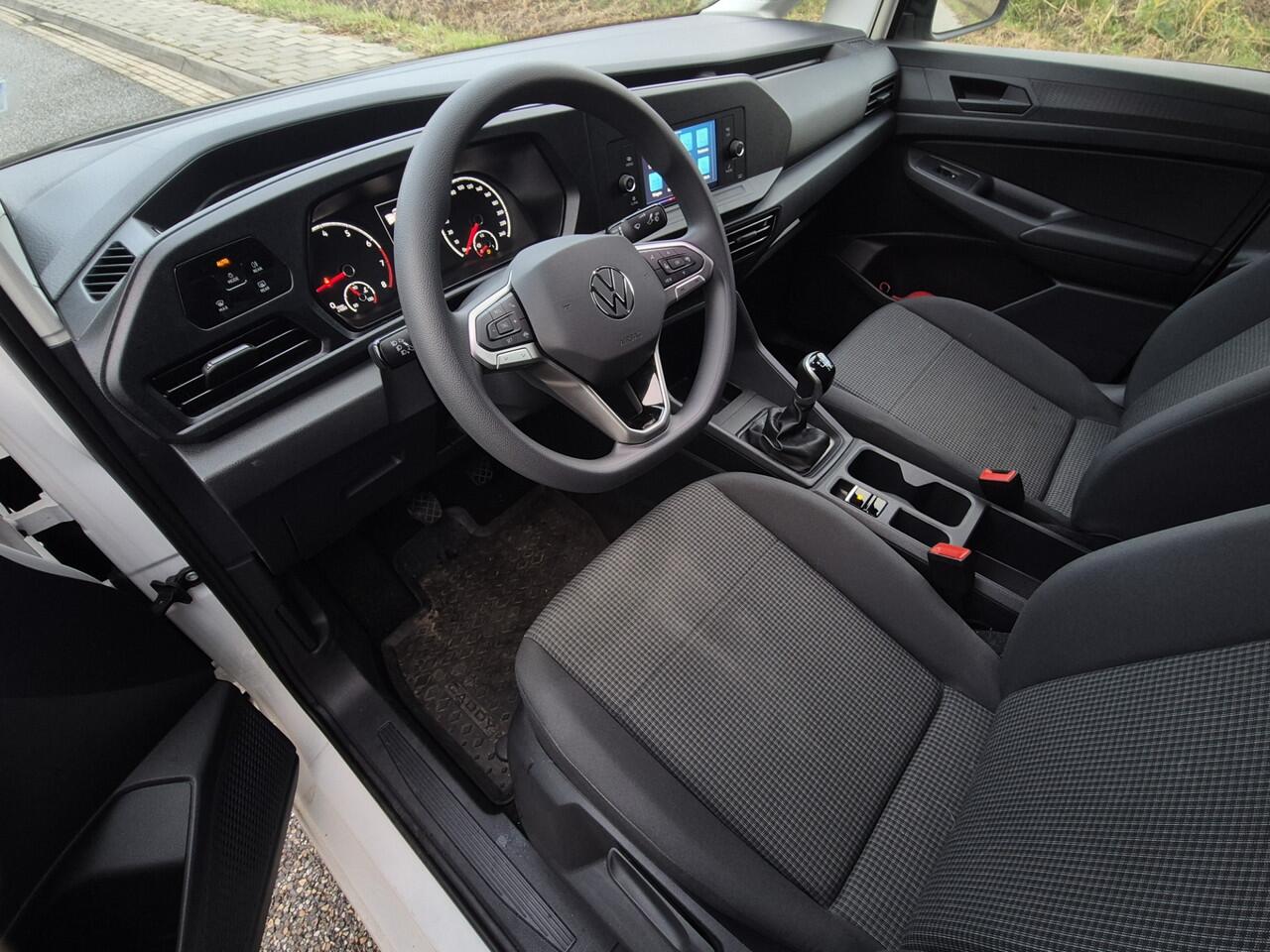 Volkswagen CADDY Benzine!! Grijs kenteken met slechts 7500 km op de teller. Nederlands kenteken volgt. Prijs Ex BTW