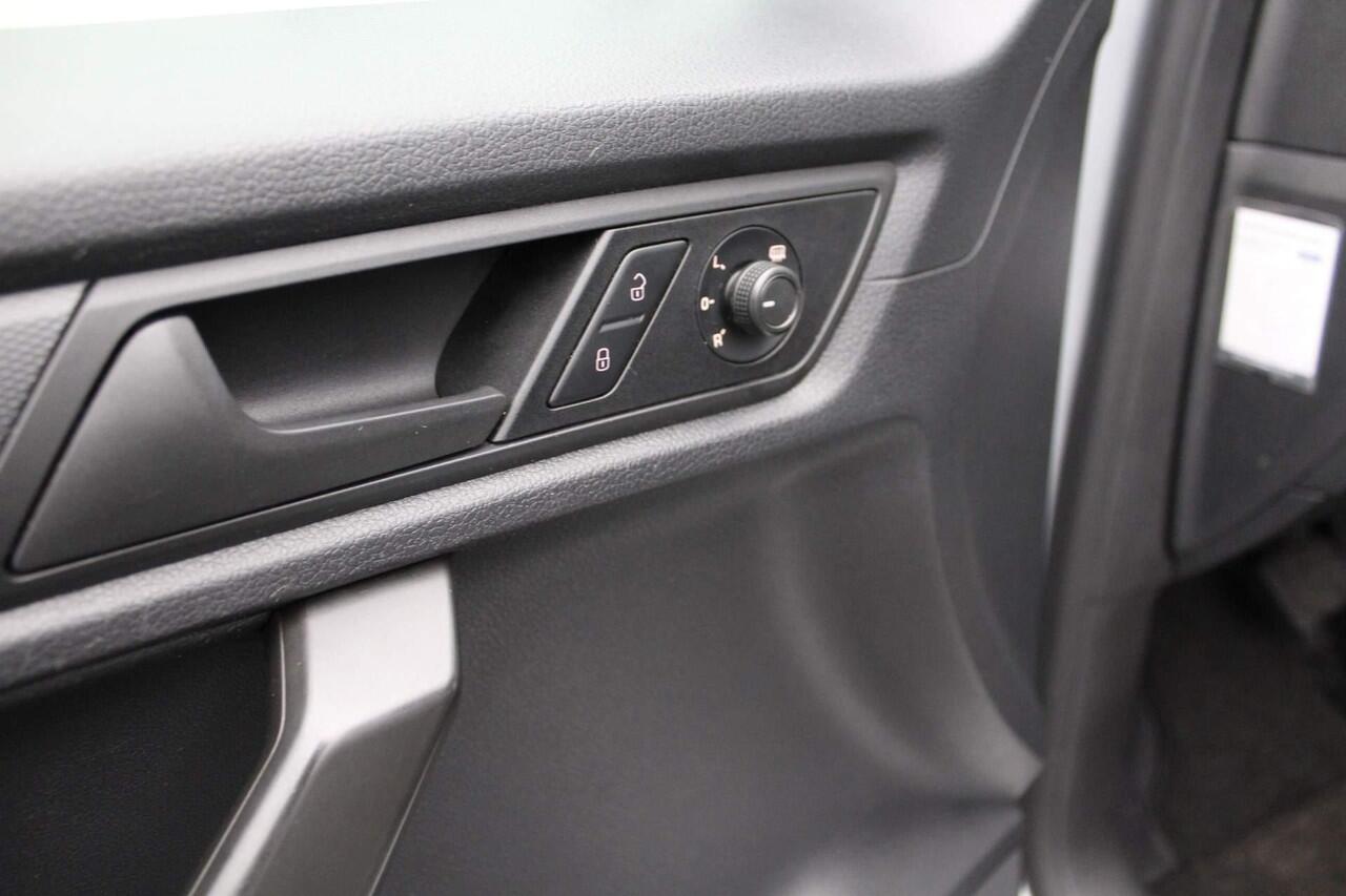 Volkswagen CADDY 2.0 TDI L1H1 BMT Comfortline 2019 NAP | Carplay | Sidebars | Cruise control | Airco | Navigatie | Lichtmetaal | Voorruitverwarming | PDC |