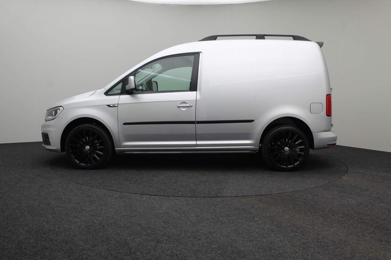 Volkswagen CADDY 2.0 TDI L1H1 BMT Comfortline 2019 NAP | Carplay | Sidebars | Cruise control | Airco | Navigatie | Lichtmetaal | Voorruitverwarming | PDC |