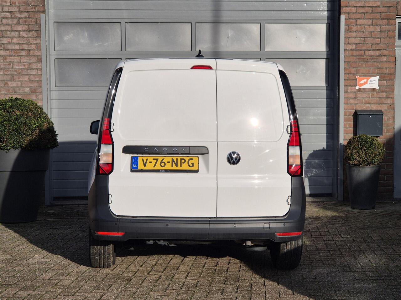 Volkswagen CADDY Benzine!! Grijs kenteken met slechts 7500 km op de teller. Nederlands kenteken volgt. Prijs Ex BTW