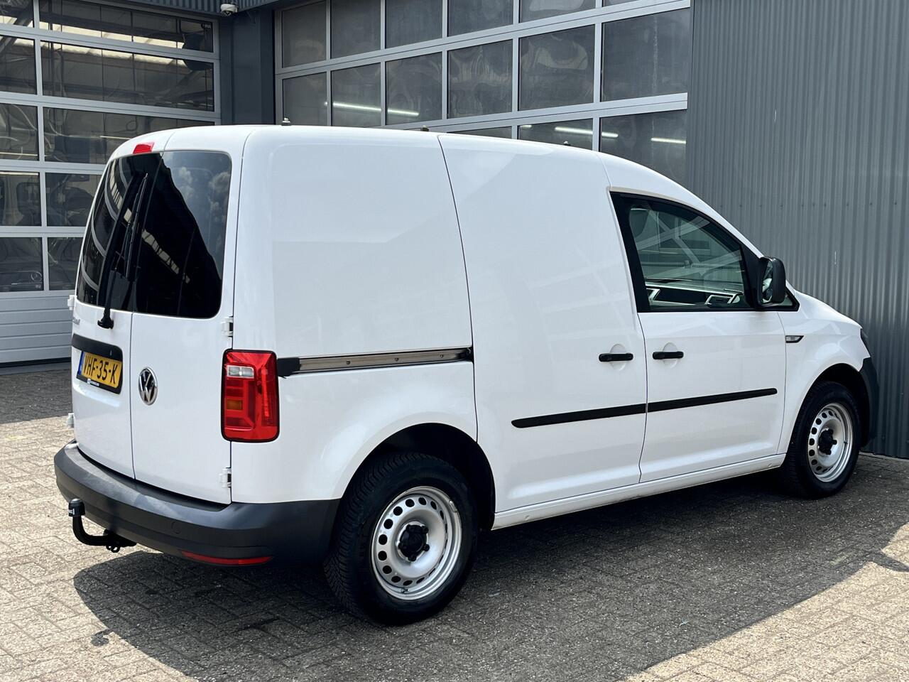 Volkswagen CADDY 2.0 TDI L1H1 Airco Cruise controle Trekhaak 1400kg trekgewicht Schuifdeur Telefoon verbinding Apple carplay kastinrichting Laderkasten 1e eigenaar 2-Persoons Euro 6
