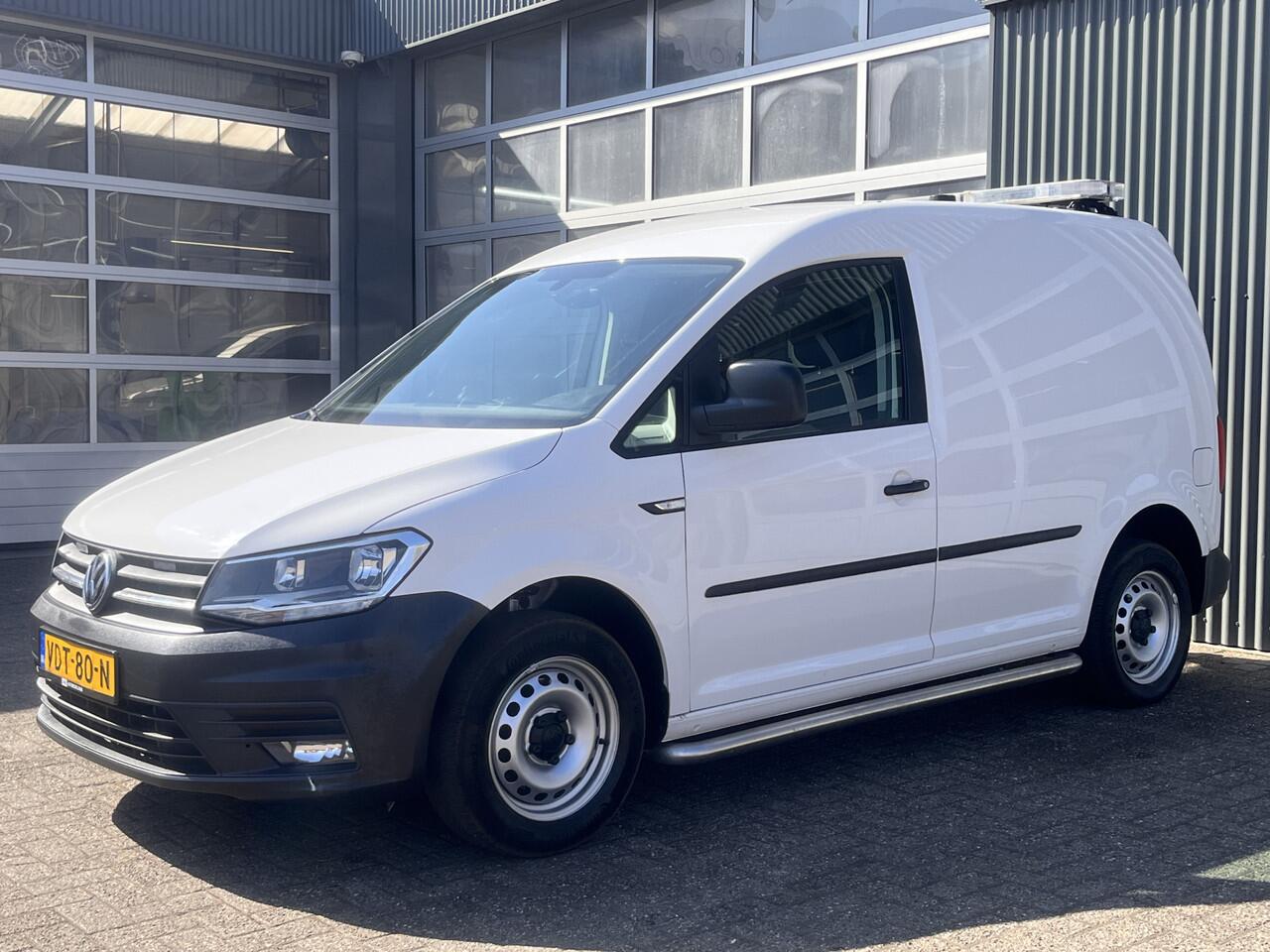 Volkswagen CADDY 2.0 TDI L1H1 BMT Bpm vrij Ladekast Airco Cruise controle Kastinrichting Trekhaak 1400kg trekgewicht Schuifdeur Telefoon verbinding 1e eigenaar Euro 6 Dubbele bodem met Lades