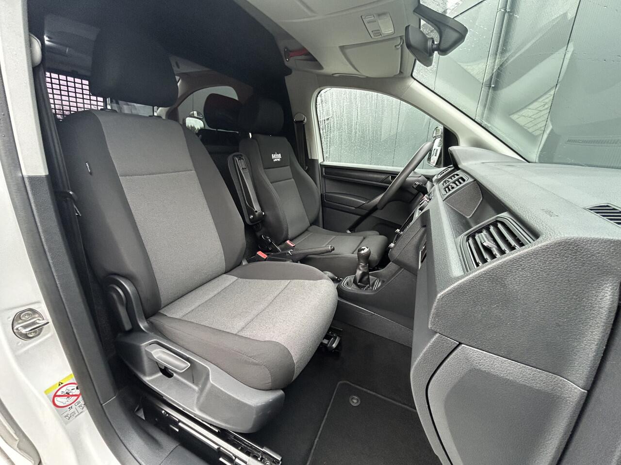 Volkswagen CADDY 2.0 TDI 123 PK / L1H1 / 4x4 / 4Motion / 1e EIG. / ACHTERKLEP / TREKHAAK / INRICHTING / AIRCO / CRUISE / NAVI / APPLE CARPLAY