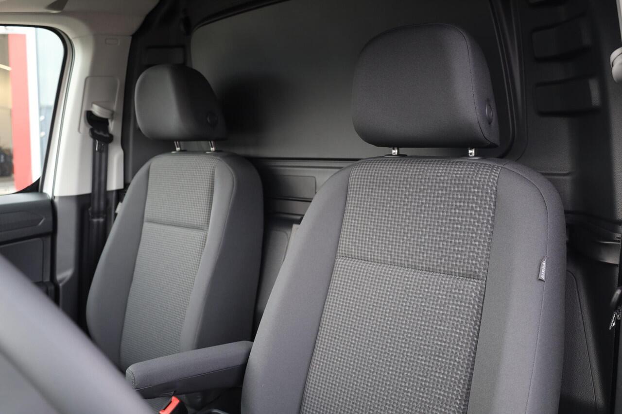 Volkswagen CADDY Cargo 2.0 TDI Comfort 102PK / 75kW, Apple Carplay & Android Auto, cruise control airco, parkeersensoren achter, volledig digitaal instrumentenpaneel, trekhaak, buitenspiegels elektrisch verwarm,- en verstelbaar, regensensor, Lane Assist, 16'' SV