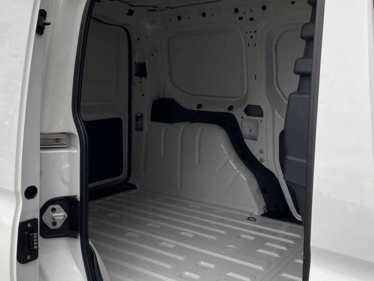 Volkswagen CADDY Cargo 1.5 TSI 114 pk - Trekhaak - Sensoren achter