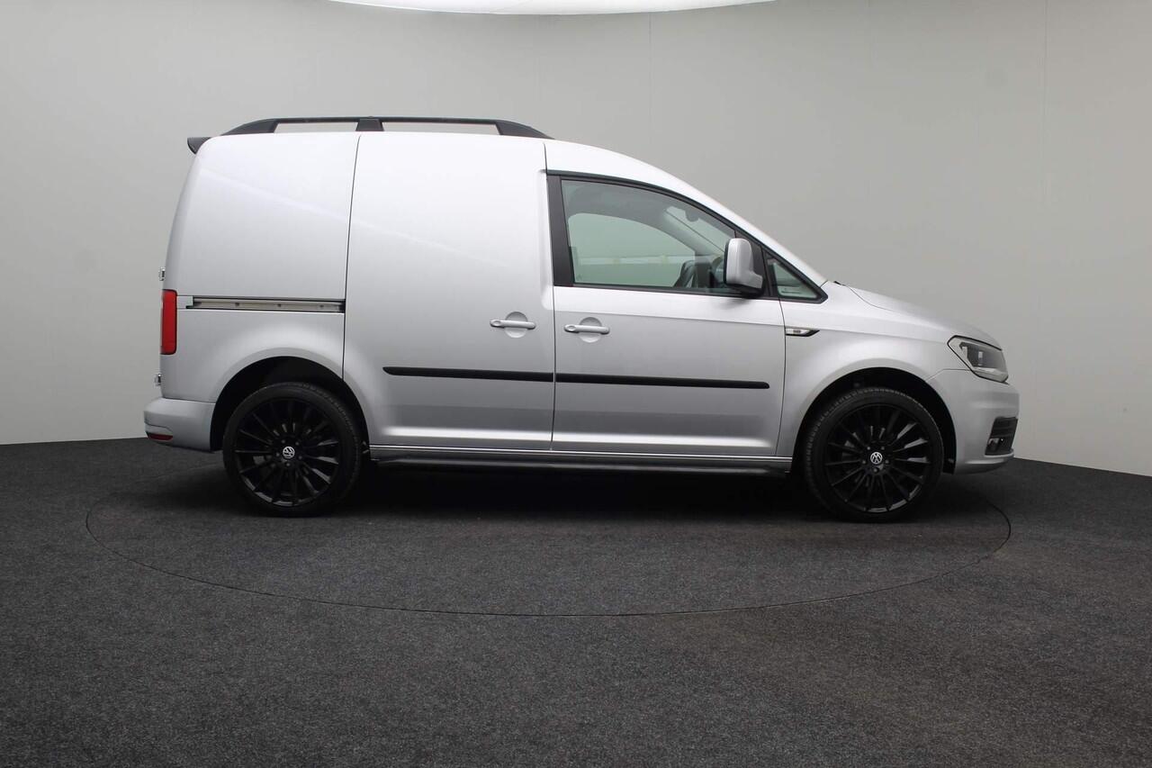 Volkswagen CADDY 2.0 TDI L1H1 BMT Comfortline 2019 NAP | Carplay | Sidebars | Cruise control | Airco | Navigatie | Lichtmetaal | Voorruitverwarming | PDC |
