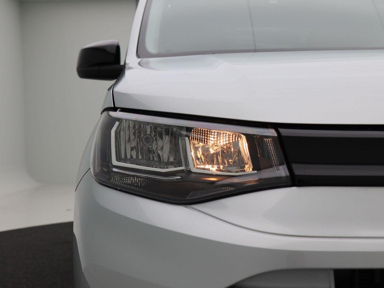 Volkswagen CADDY Cargo Style 2.0 TDI 102 pk | Achteruitrijcamera | Keyless Start | Trekhaak | Luxe tussenwand | BPM Vrij!